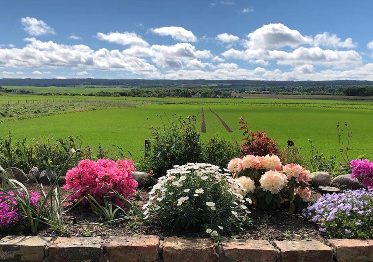 The Tower, Moray Firth Holiday Home Kinloss Exteriör bild